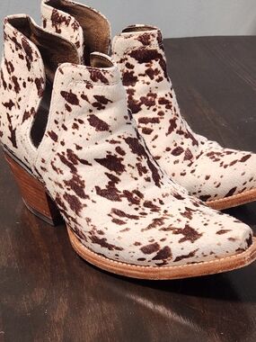 Ariat Dixon Cow Print Haircalf Western Ankle Boots Womens 6.5B Leather Booties